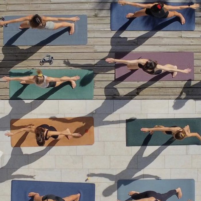 Yoga vue du ciel
